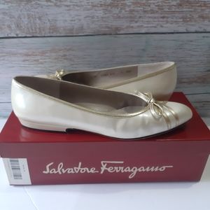 Salvatore Ferragamo Flats With Bows Size 9 AAA